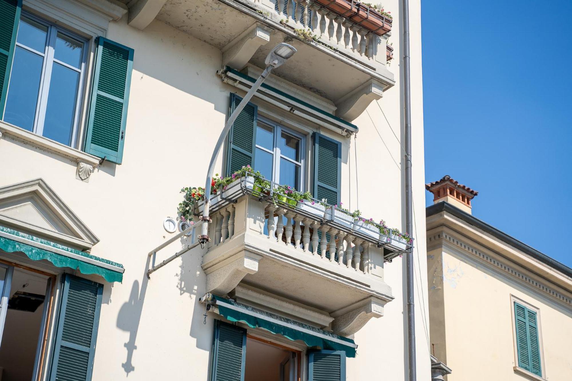 Appartamento Esclusivo Fronte Lago, In Centro A Como Con Garage מראה חיצוני תמונה