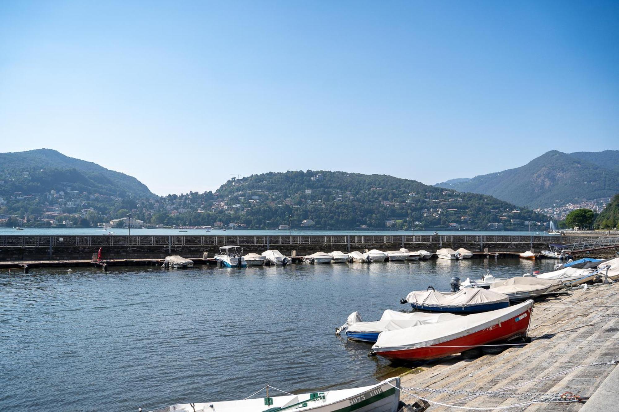 Appartamento Esclusivo Fronte Lago, In Centro A Como Con Garage מראה חיצוני תמונה